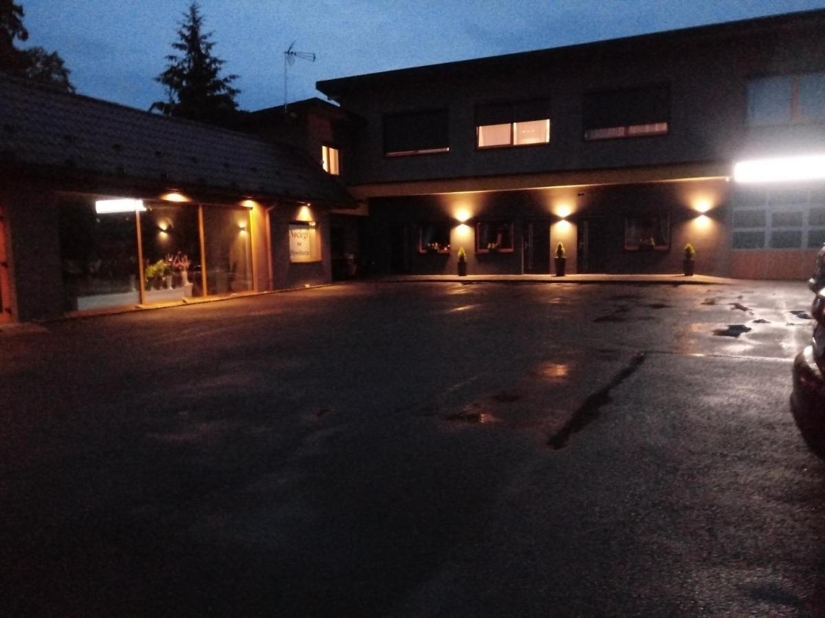 Noclegi Na Heweliusza Sanok Extérieur photo